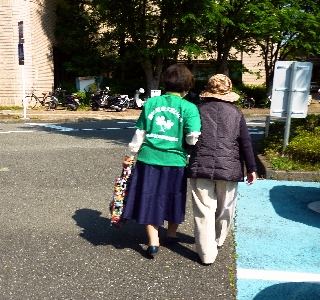 BnЋ